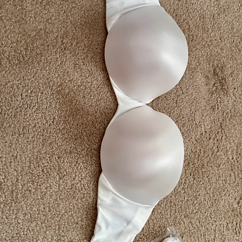 White Strapless Bra - Picture 3 of 6